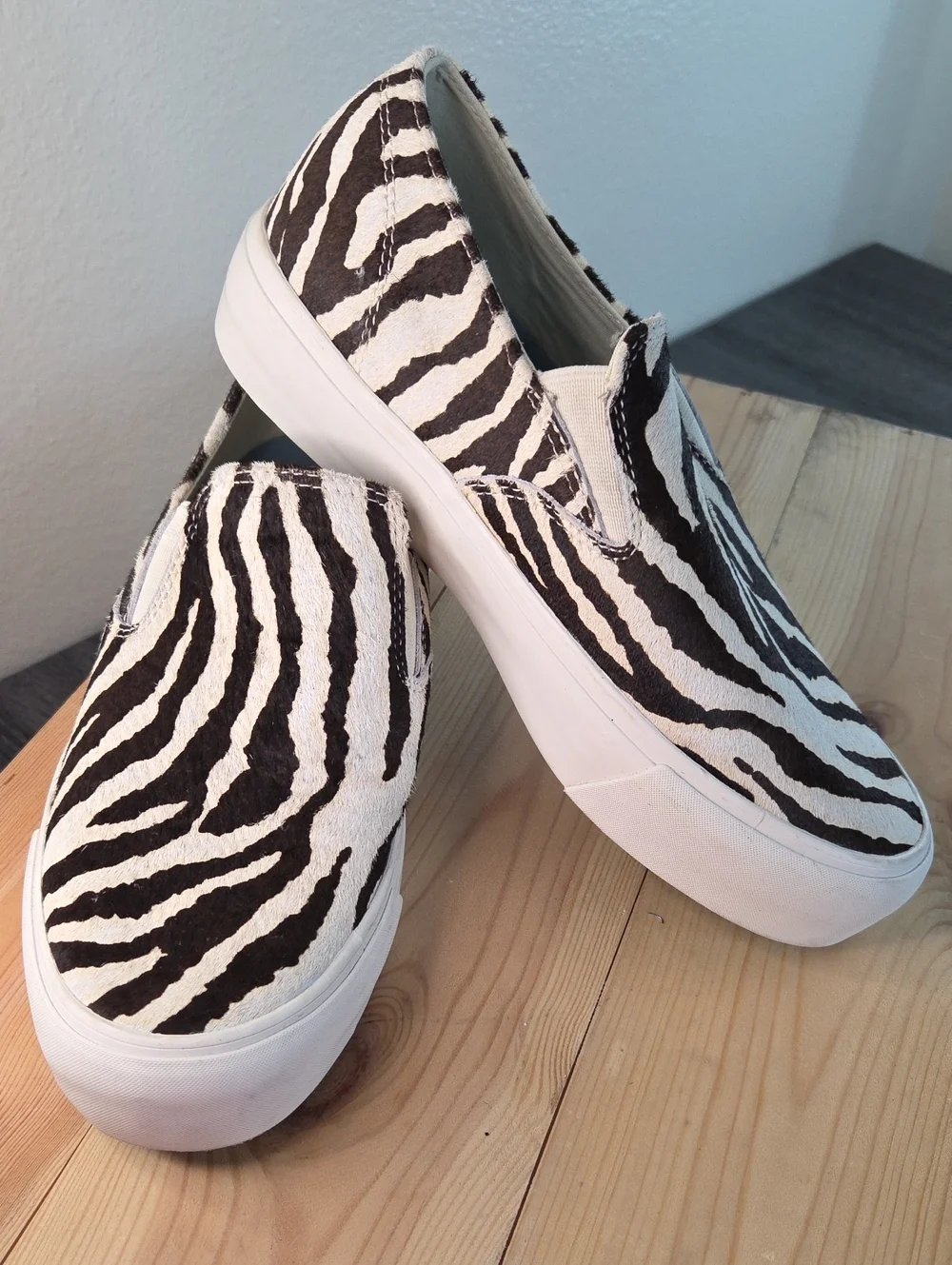 SeaVees Womans EUC Sz9.5 Zebra-Print Slip-On Sneakers in Black & White Platform